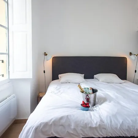 Apartment Saint Michel - In Old Town - Happy *